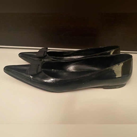 Manolo Blahnik Black Patent Leather Elegant Bow Tie Flat Slip-on Shoes 38 - Picture 5 of 6